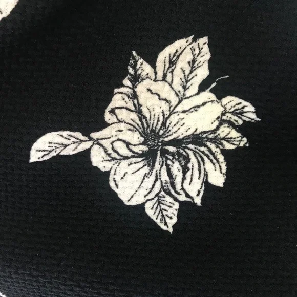 LuLaRoe CiCi - Picture 2 of 6